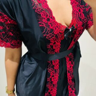Hobe feminino preto com detahes em renda